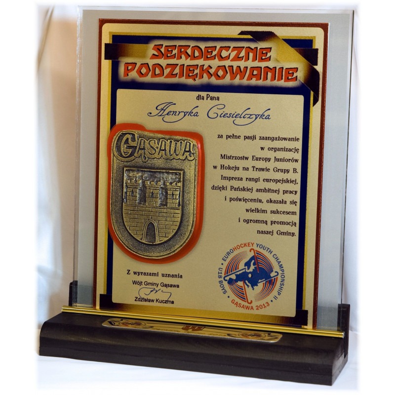 SZKŁO Z GRAWERTONEM 23,5X29,5 CM z drewnianą podstawą